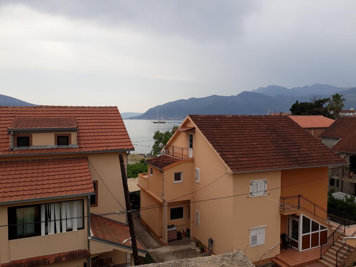 Petrovic Apartmani Tivat Exterior photo